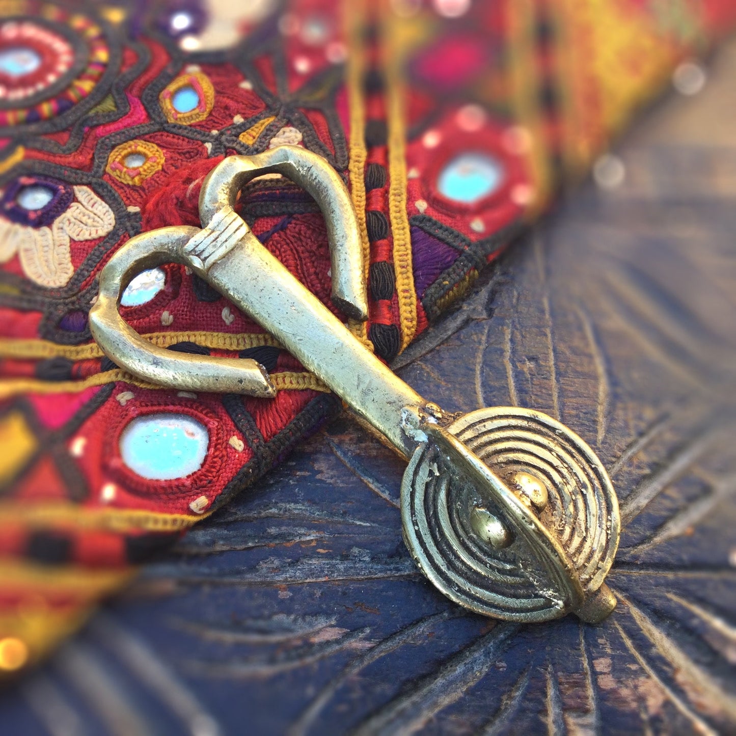 Antikes Pendentif aus Burkina Faso - Tribal-Amulett aus Bronze