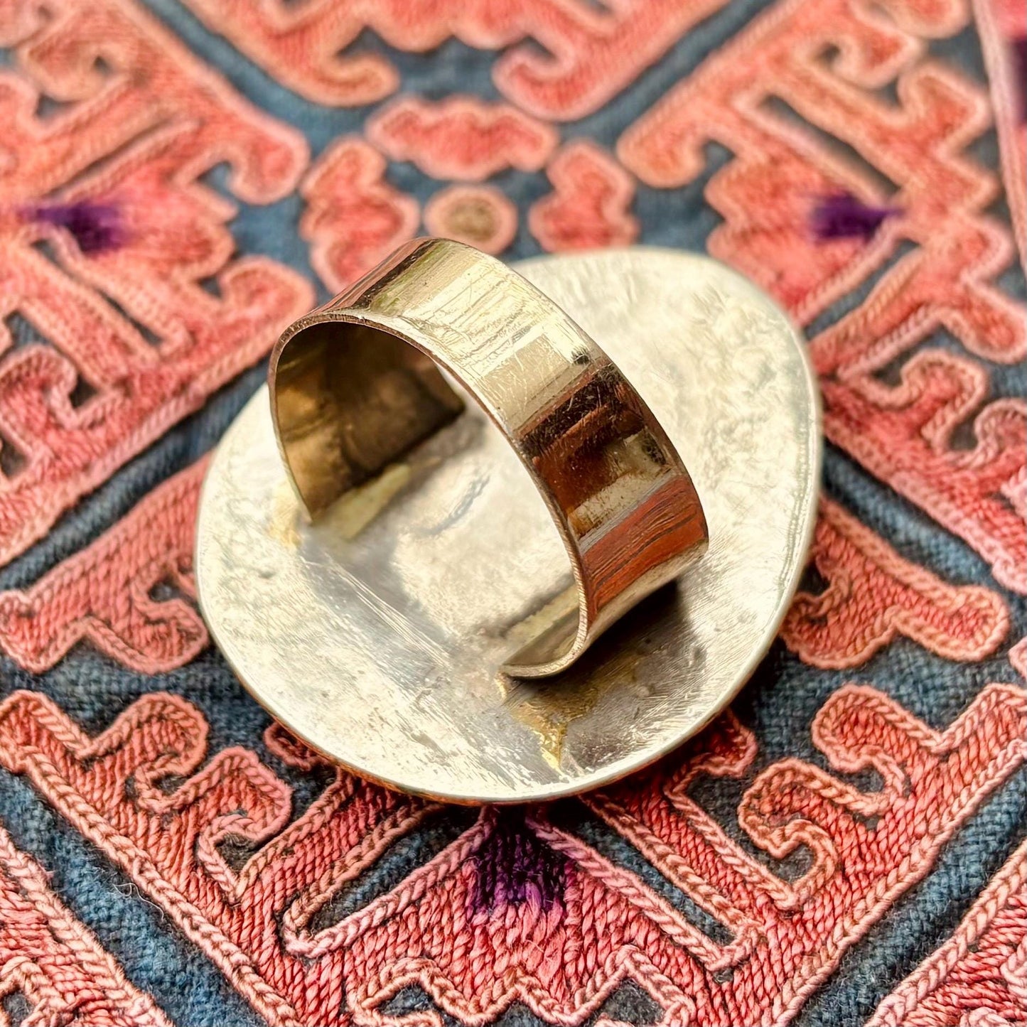 Bague lapis-lazuli tribale vintage, Grande bague orientale pierre bleue bohème gypsy boho, Bijoux ethniques anciens asiatiques Turkmène