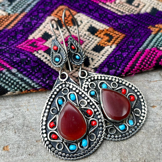 Boucles d’oreille cornaline, Bijoux ethniques, Boucles d’oreille tribale vintage, Bijoux tribus nomades, Boucles d’oreille orientale bohème