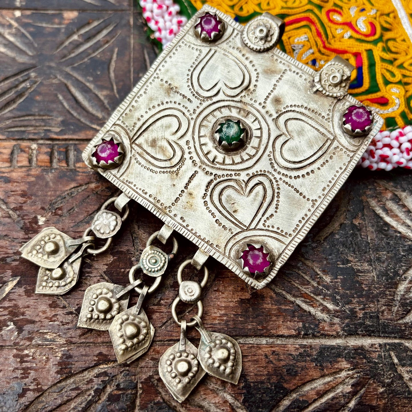 Pendentif tribal carré gravé, bijou ethnique Afghan danse orientale, Pendentif collier vintage Cachemire Bijou asiatique gypsy boho festival