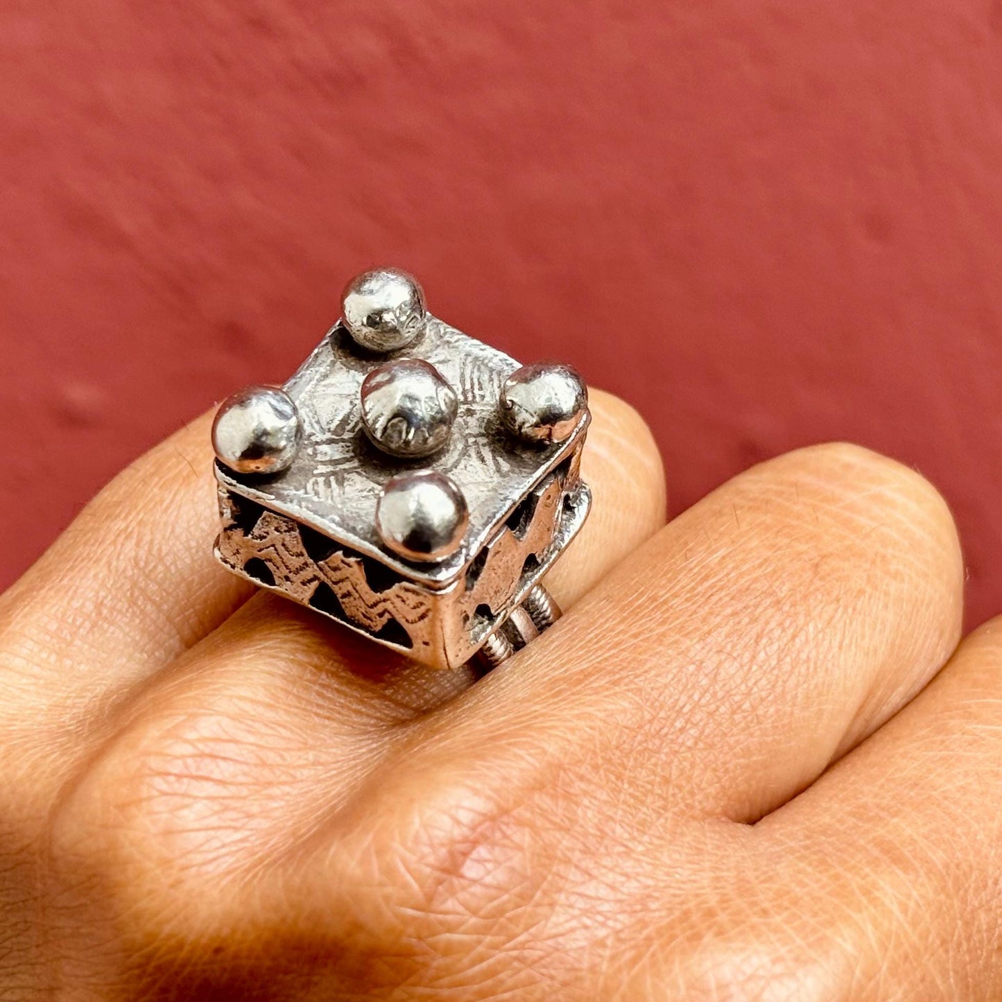 Große Silberring Peul Fulani - Antikes Stammesjuwel aus Mali - Afrikanischer Statement-Ring