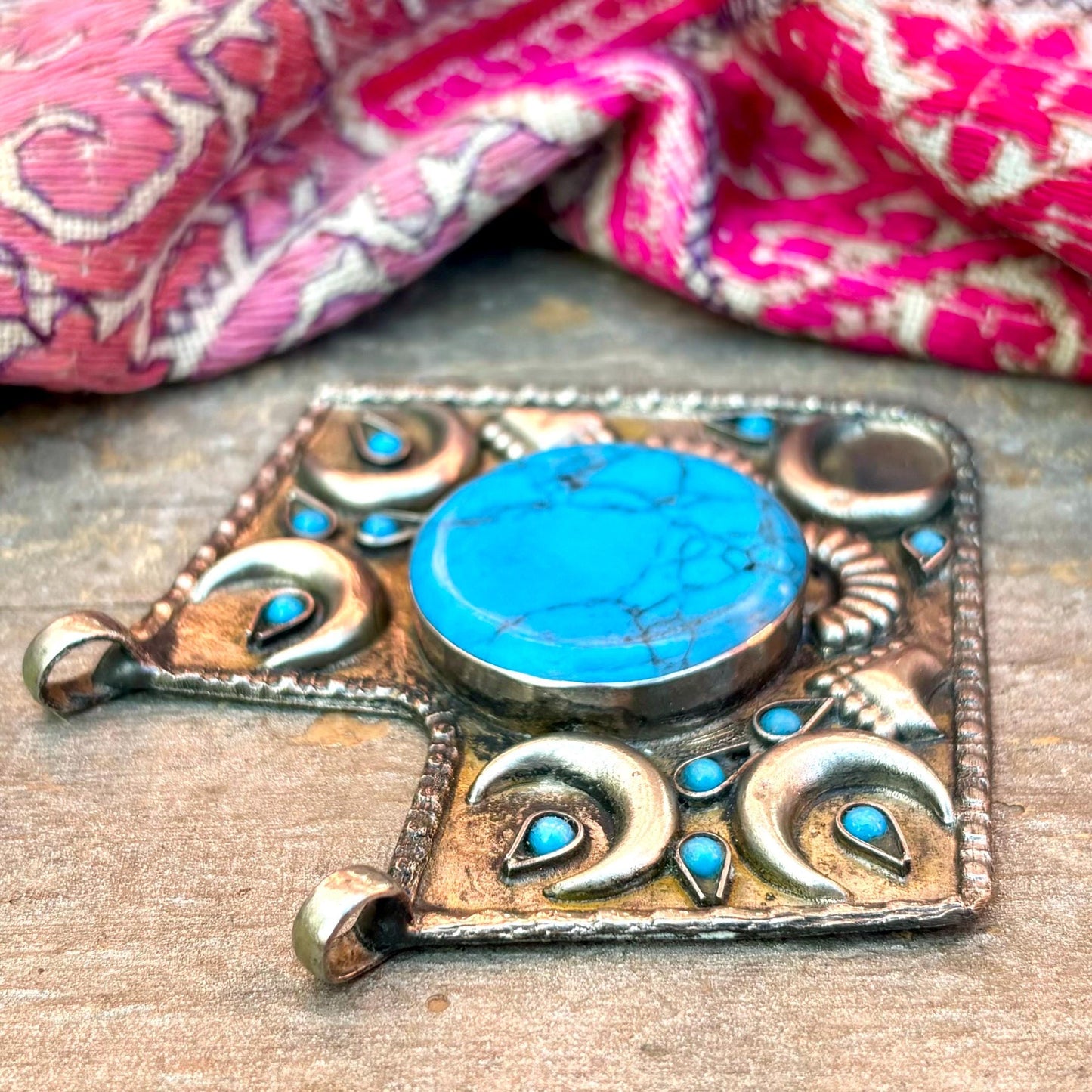 Pendentif turquoise ethnique pierre bleue, Collier tribal oriental, Pendentif losange argenté, Collier afghan traditionnel Asie vintage