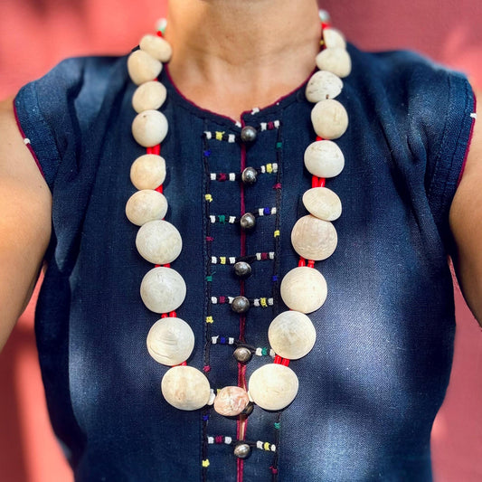 Collier coquillages ancien Afrique de l'Ouest, Perles de commerce, Collier ethnique africain ancien, Bijou ethnique tribal Mali Mauritanie