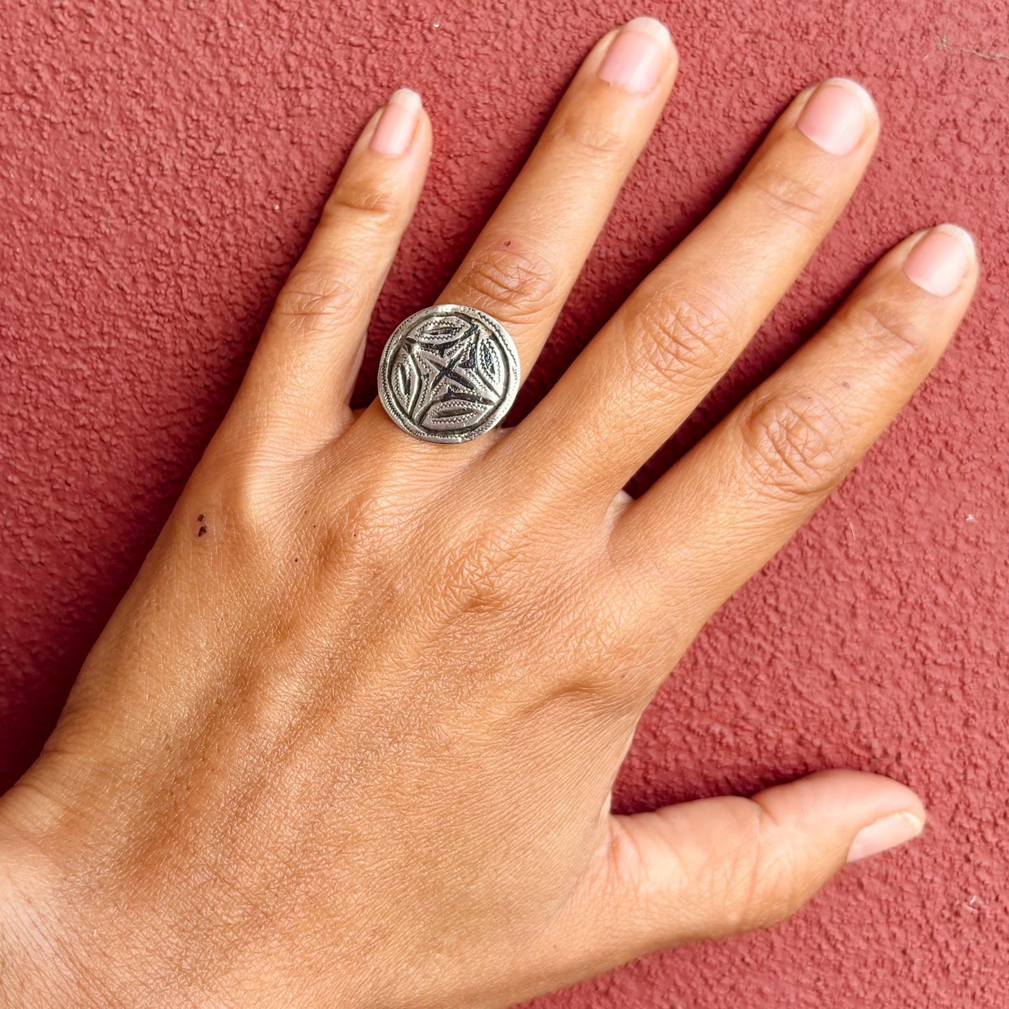 Bague berbère argent niellé ronde tribale ancienne - Bijou ethnique vintage Maroc Anti-Atlas Maghreb