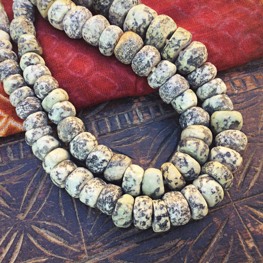 Perles fouilles Djenne Mali, Perles rondelle gneiss, Perles antiques granit, Perles de commerce africaines, Perles diorite anciennes