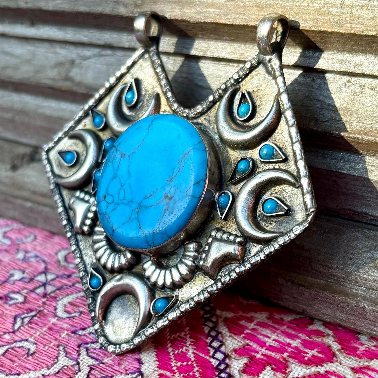 Pendentif turquoise ethnique pierre bleue, Collier tribal oriental, Pendentif losange argenté, Collier afghan traditionnel Asie vintage